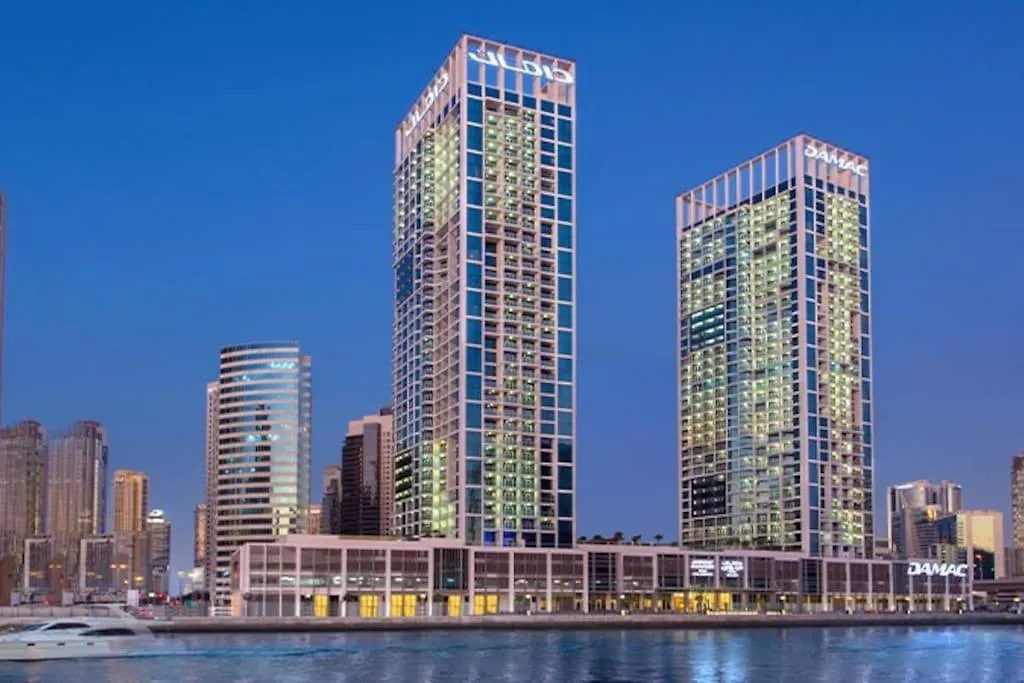 Appartement Spacious Studio With Pool - Canal & Burj Views Dubai