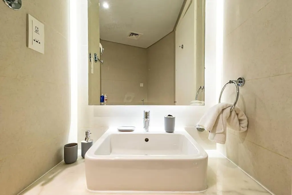 Appartement Spacious Studio With Pool - Canal & Burj Views Dubai