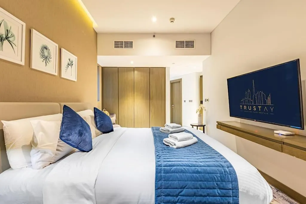 Spacious Studio With Pool - Canal & Burj Views Dubai Appartement