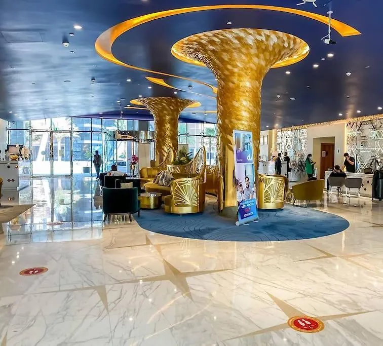 Spacious Studio With Pool - Canal & Burj Views Dubai